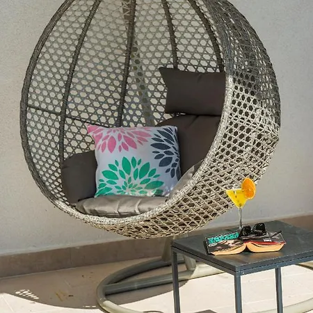 Deluxe Unique-with Private Heated Pool