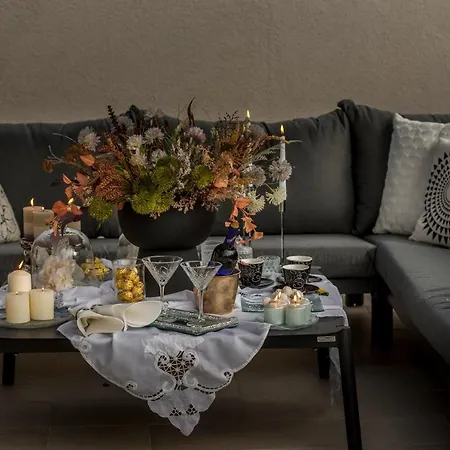 Deluxe Unique-with Private Heated Pool 아파트 *