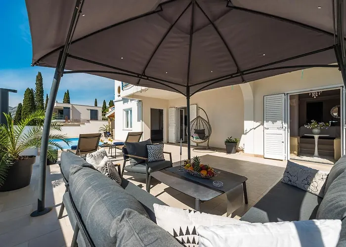 Appartement Deluxe Unique-with Private Heated Pool