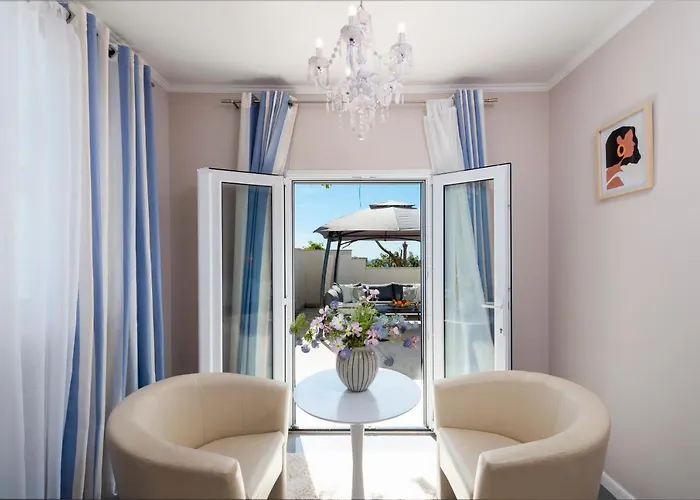 Deluxe Unique-with Private Heated Pool Cavtat