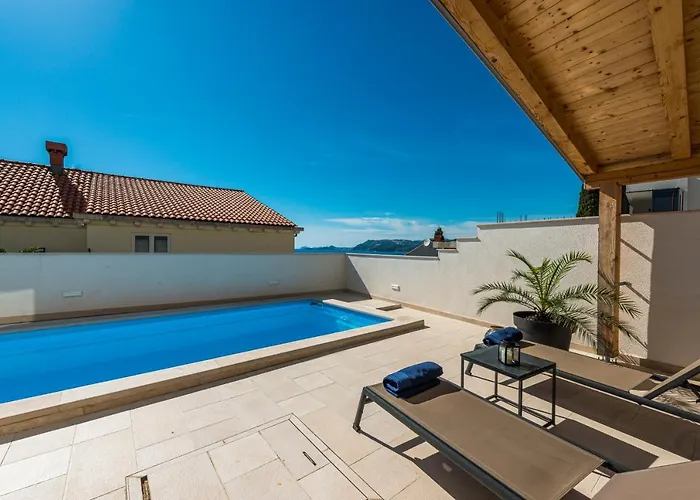 Appartement Deluxe Unique-with Private Heated Pool