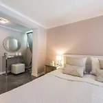 Deluxe Unique-with Private Heated Pool Apartman *