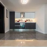 Deluxe Unique-with Private Heated Pool