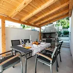 Deluxe Unique-with Private Heated Pool Apartman Cavtat