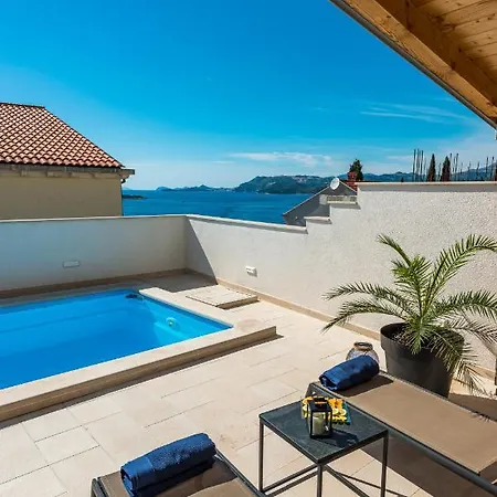 Deluxe Unique-with Private Heated Pool Apartman *