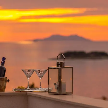Deluxe Unique-with Private Heated Pool Cavtat