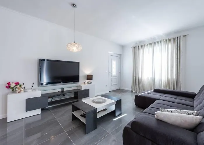 Deluxe Unique-with Private Heated Pool Apartament *