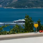 Deluxe Unique-with Private Heated Pool Apartment