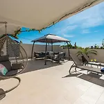 Apartment Deluxe Unique-with Private Heated Pool Cavtat