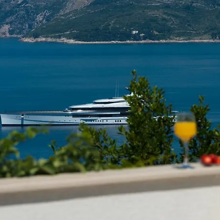 Deluxe Unique-with Private Heated Pool Lägenhet