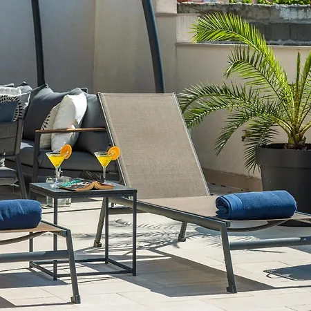 Deluxe Unique-with Private Heated Pool Apartment