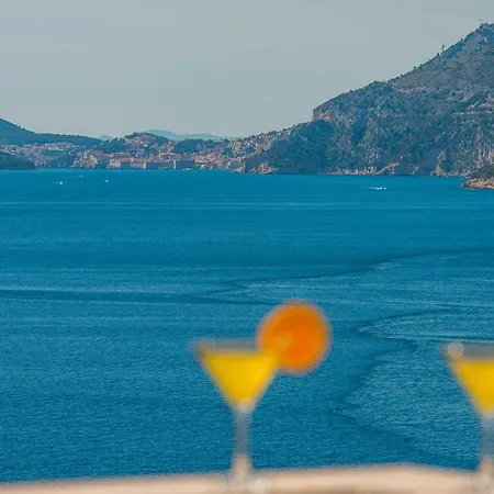 Διαμέρισμα Deluxe Unique-with Private Heated Pool