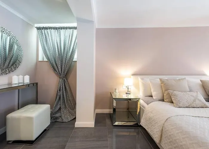 Deluxe Unique-with Private Heated Pool Cavtat