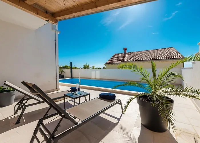 Deluxe Unique-with Private Heated Pool Cavtat