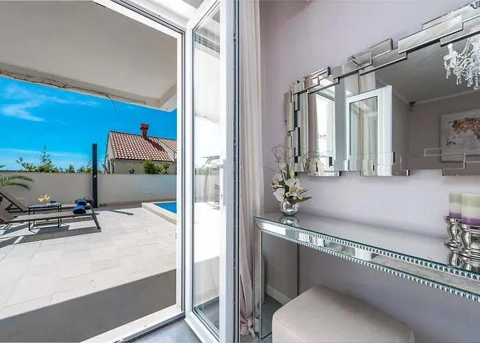 Deluxe Unique-with Private Heated Pool Διαμέρισμα